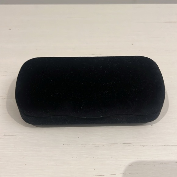 Gucci sunglasses with chain and original case and cloth main image 6